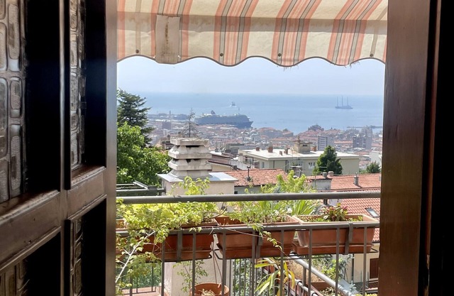 Apartment 'Le Pergole' with Sea View, Wi-Fi and Air Conditioning