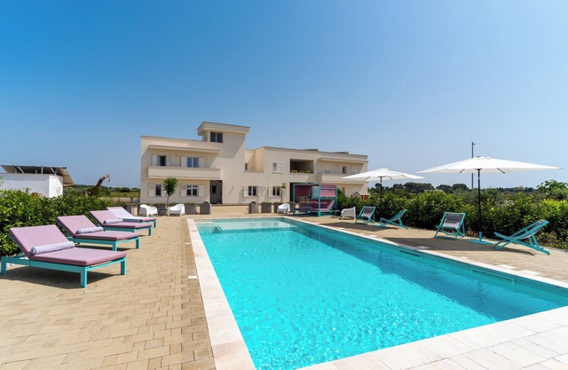 Apartment 'Le Scuderie 7' with Shared Pool, Wi-Fi and Air Conditioning