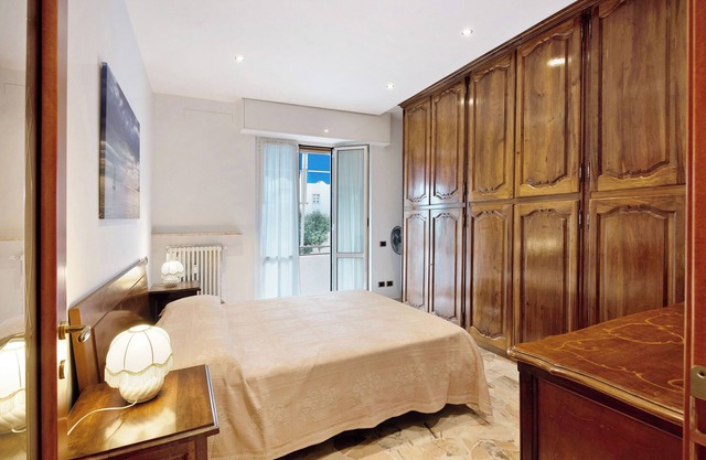 Apartment 'Le Vele' with Sea View, Shared Garden and Balcony