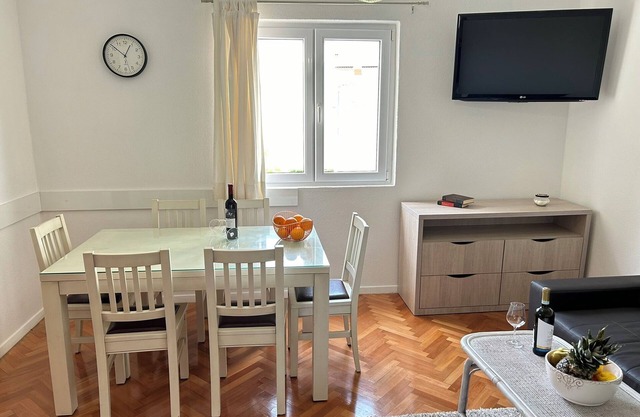 Apartment Lena 1 Makarska