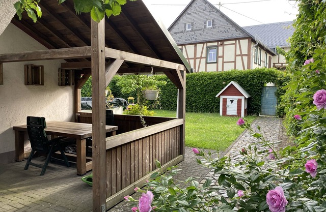 Apartment Lena, 60m², 2ZKB, patio, near Moselle, rope bridge