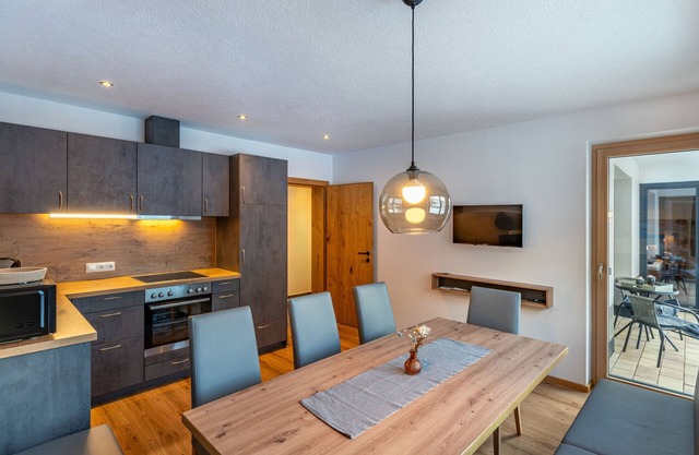 Apartment Leo by Interhome