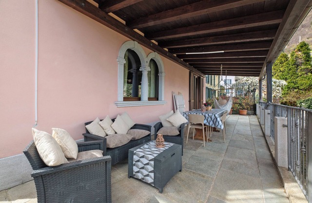 Apartment 'Liivv House - Lake Como' with Lake View, Private Terrace and Wi-Fi