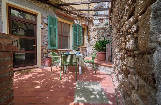 Apartment 'Limone Loft' with Private Terrace and Air Conditioning
