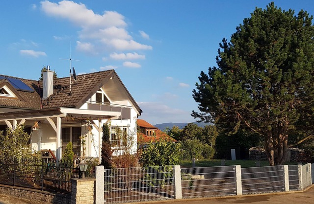Apartment 'Lindengarten' with Private Terrace, Balcony and Wi-Fi