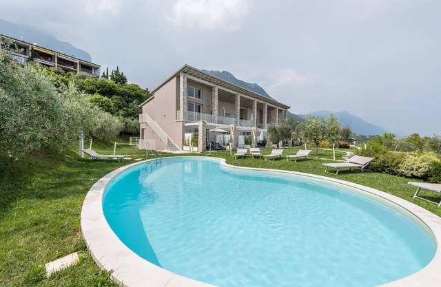 Apartment "Little Paradise Lake Garda" with Shared Pool & Wi-Fi