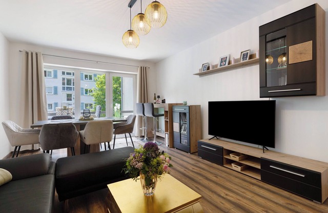 Apartment 'Lopezan home and living' with Shared Terrace, Balcony and Wi-Fi