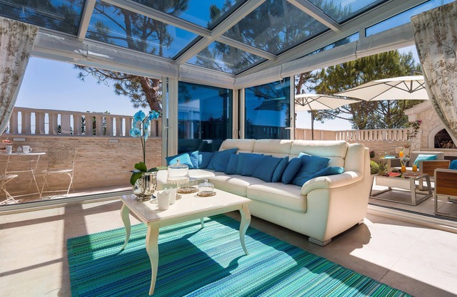 Apartment Loreta, with sea view, with garden and grill possibility
