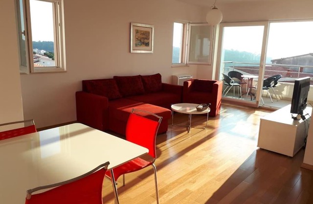 Apartment Lucija - cozy flat in the city center with a sea view & parking