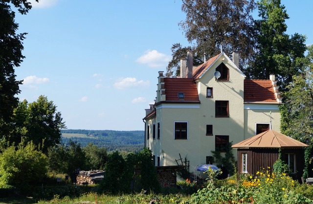 Apartment 'Ludwigshöhe' with Private Terrace, Private Garden and Wi-Fi