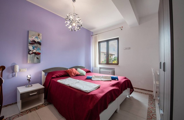 Apartment 'Luna Rossa' with Mountain View, Wi-Fi and Air Conditioning