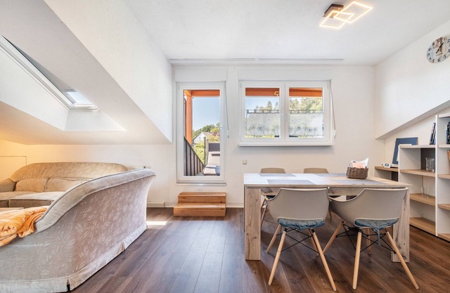 Apartment 'Luna' with Mountain View, Wi-Fi and Air Conditioning