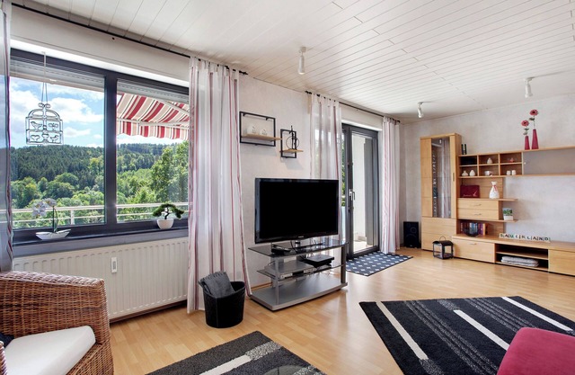 Apartment 'Lux' with Private Garden, Balcony and Wi-Fi
