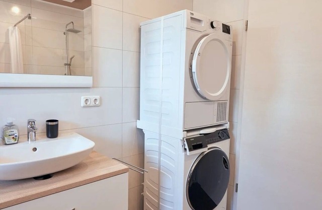Apartment 'Luxus 110m² Nationalpark Birkenfeld' with Mountain View, Shared Garden and Wi-Fi