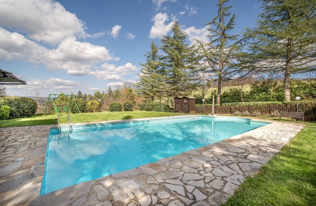 Apartment 'Magnolia Antico Casale '700' with Shared Pool and Wi-Fi
