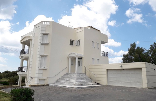 Apartment Maisonette in modern Villa
