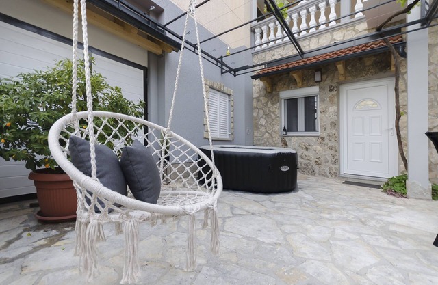 Apartment Maja with Jacuzzi (94371-A1) - Rupe