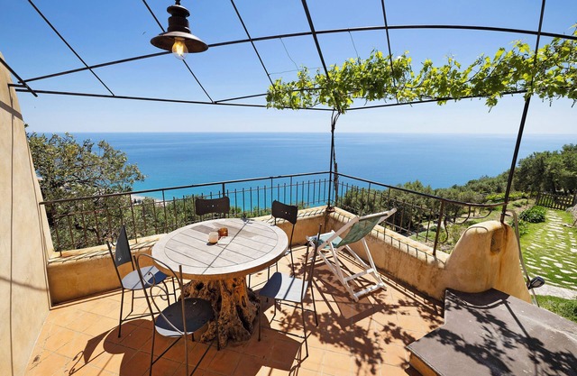 Apartment 'Mandarino' with Sea View, Wi-Fi and Air Conditioning