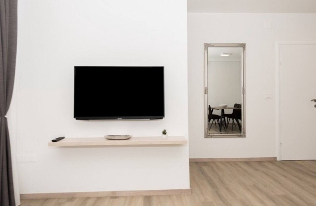 Apartment Mari - 40m from the beach: A5(2+2) - Makarska, Riviera Makarska, Croatia