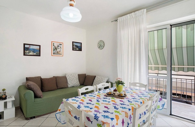 Apartment 'Mari Fior' with Sea View, Balcony and Wi-Fi