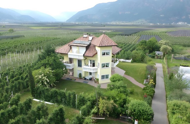 Apartment 'Martinshof In Eppan' with Balcony and Wi-Fi