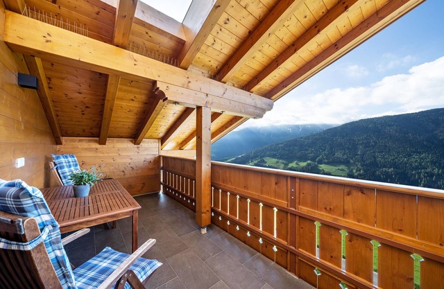 Apartment 'Matscherhof Helena' with Mountain View, Shared Garden and balcony