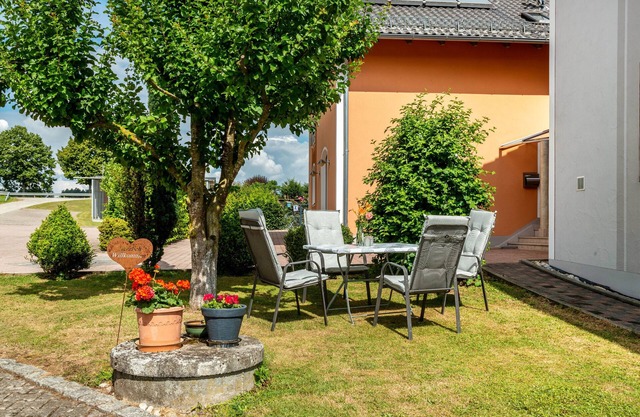 Apartment 'Mayerhofer 1' with Private Terrace, Shared Garden and Wi-Fi