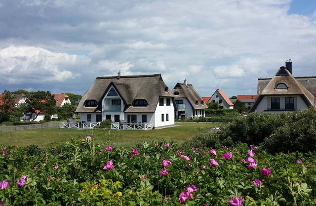 Apartment Meeresrauschen, beach vacation in a thatched roof house, W-Lan