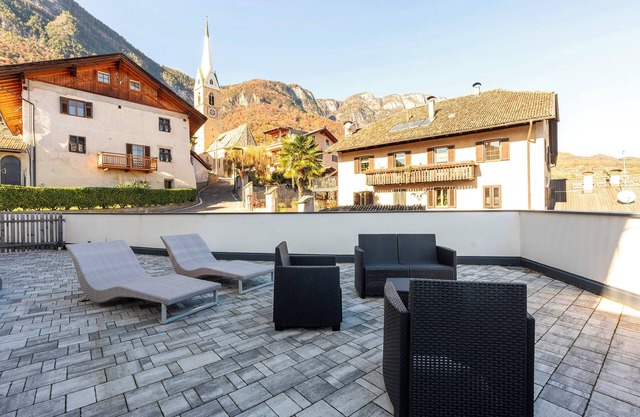 Apartment 'Mendelbahn' with Mountain View, Private Terrace and Wi-Fi