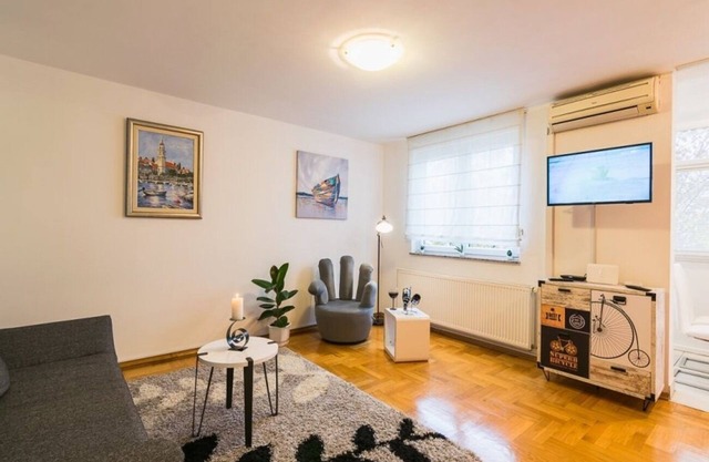 Apartment Meri Jarun (10897-A1) - Zagreb