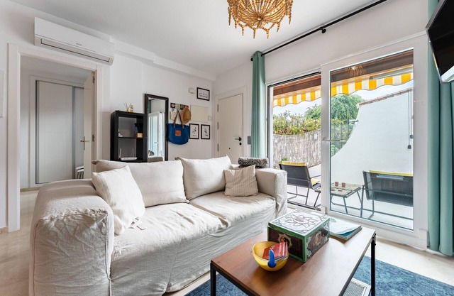 Apartment 'Mi Patio, Port Of Cabopino' with Shared Pool, Wi-Fi and Air Conditioning