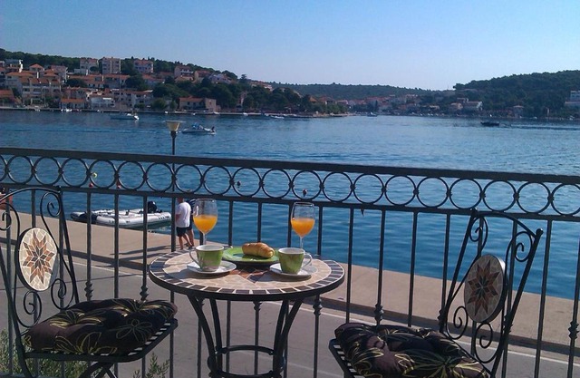 Apartment Milka with sea view