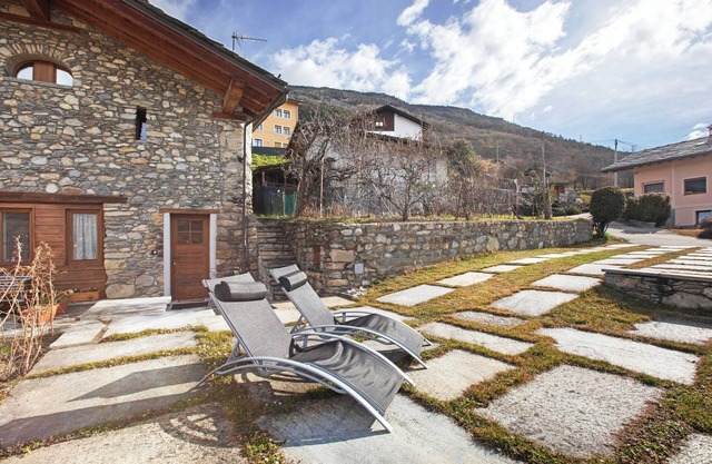 Apartment 'Mini House' with Mountain View, Private Terrace and Private Garden