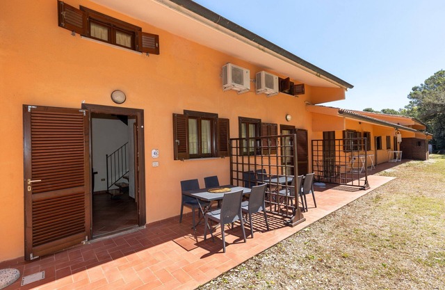 Apartment 'Mirtillo' with Shared Pool, Wi-Fi and Air Conditioning