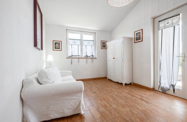 Apartment 'Mirto' with Shared Pool, Wi-Fi and Air Conditioning