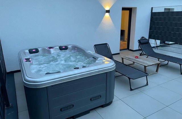 Apartment "Mit Jacuzzi Enschede 10 km" with Wi-Fi