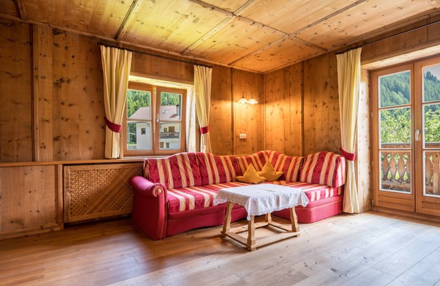 Apartment 'Mitterbruggehof Alpenrose' with Mountain View, Shared Garden and Wi-Fi