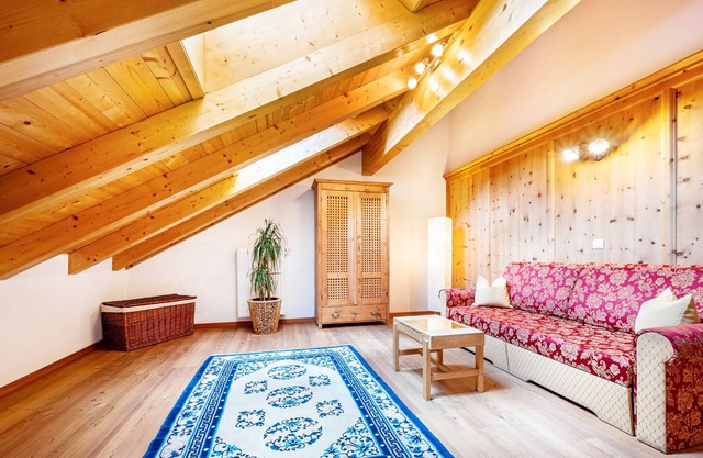 Apartment 'Mitterbruggehof Berganemone' with Mountain View, Shared Garden and Wi-Fi