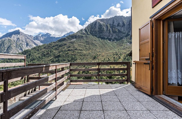 Apartment "Monolocale 4 Residence Granbaita" with Mountain View