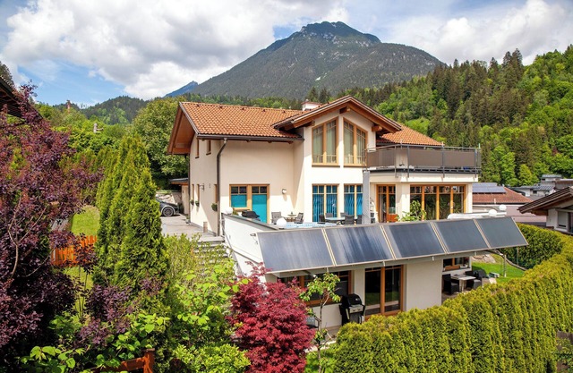 Apartment "Mosers am Sonnenhang" with Mountain View, Private Terrace & Wi-Fi