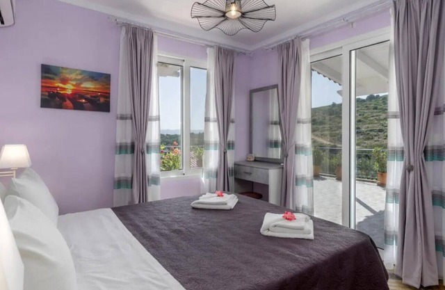 Apartment 'Moulinos Cottages Nefeli' with Shared Terrace, Wi-Fi and Air Conditioning