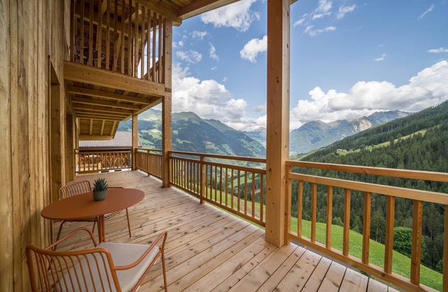Apartment 'Mucher Josef' with Mountain View, Shared Garden and Wi-Fi