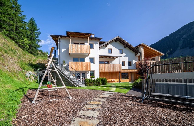 Apartment 'Mühlanderhof Apt Klopairspitze' with Shared Terrace and Wi-Fi