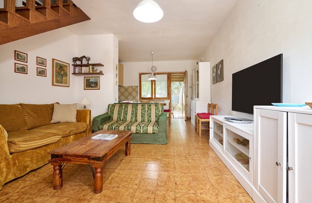 Apartment 'Nice Holiday Home' with Private Garden