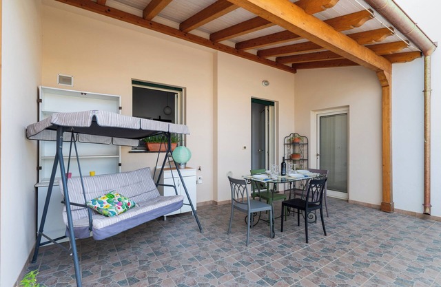 Apartment 'Nonna Rosa' with Private Terrace, Wi-Fi and Air Conditioning
