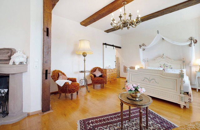 Apartment 'Napoleonzimmer Studio' with Shared Terrace, Shared Garden and Wi-Fi