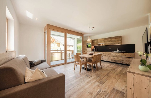 Apartment "Natur Suite Edelweisshof Heidi" with Mountain View, Shared Garden & Wi-Fi