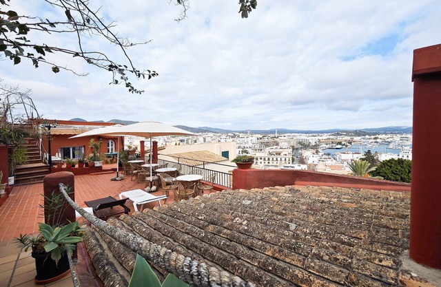 Apartment 'Navila' with Shared Pool, Wi-Fi and Air Conditioning
