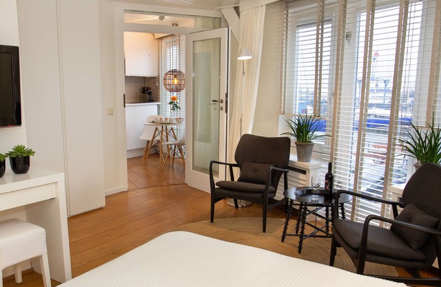 Apartment near Amsterdam Luxe Hafenzimmer quiet location "Apartments-Waterland"