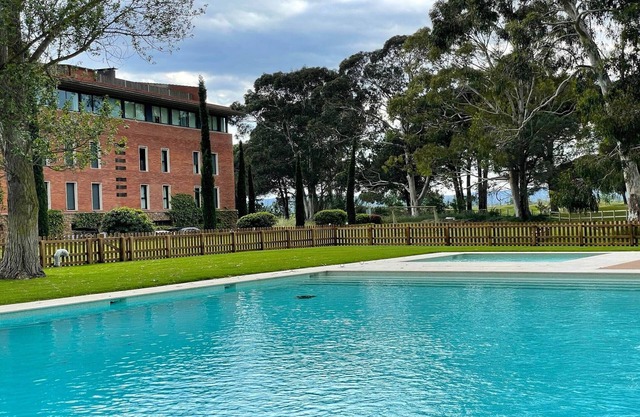 Apartment near Golf Course with Pool